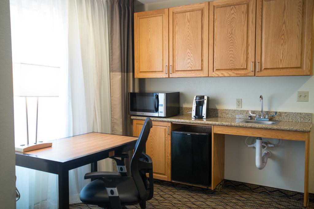 Holiday Inn Express Hotel & Suites Chanhassen By Ihg Εξωτερικό φωτογραφία
